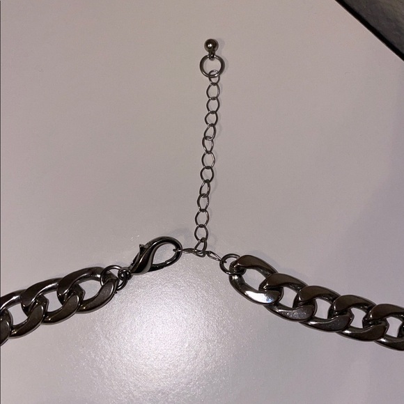 Iridescent Heart Chain necklace - Picture 4 of 4